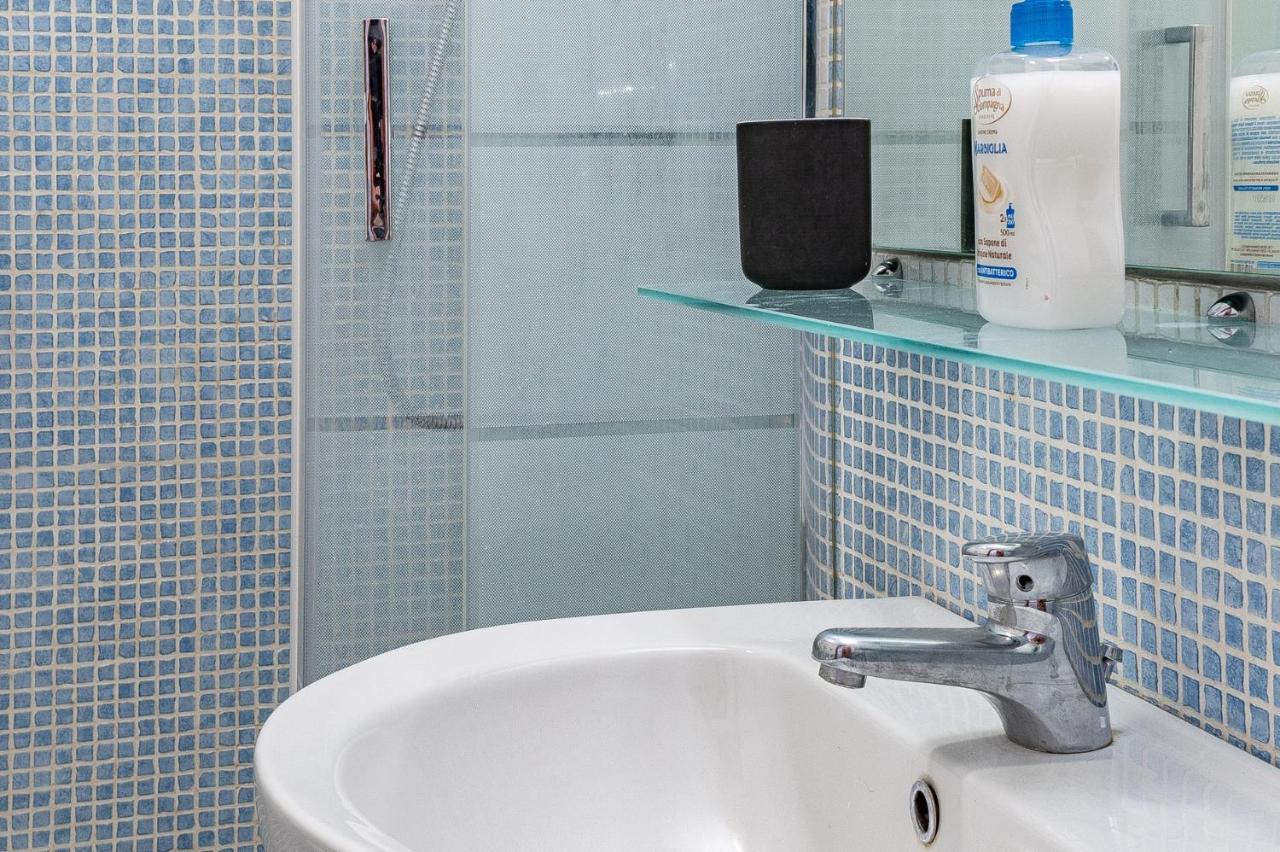 Ticinese Livings Comfy Suite - Full City Center Милано Екстериор снимка